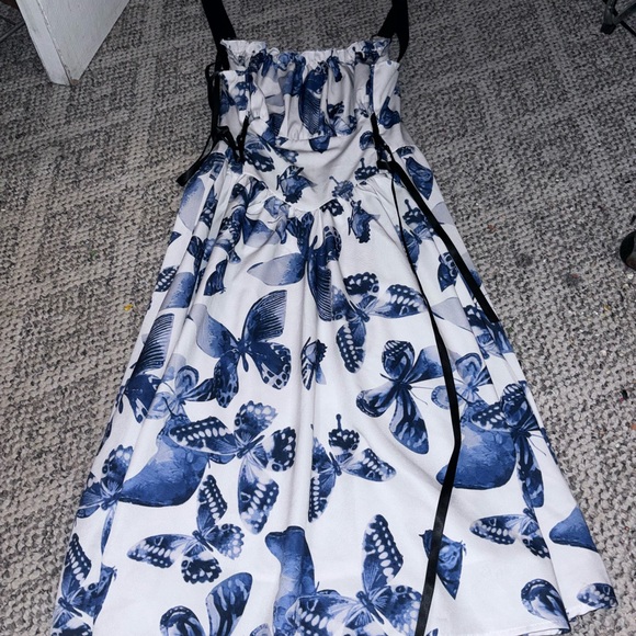 Dresses & Skirts - to small + to short for where I wanted it to sit